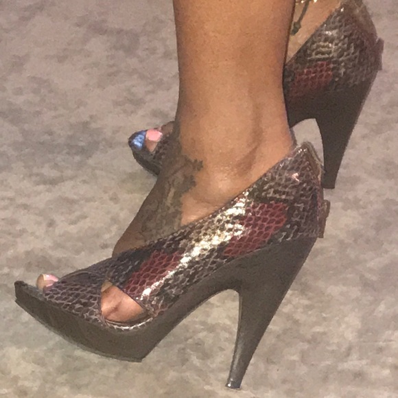 Steven by Steve Madden Size 7 Reptile 5in heels - Picture 4 of 8